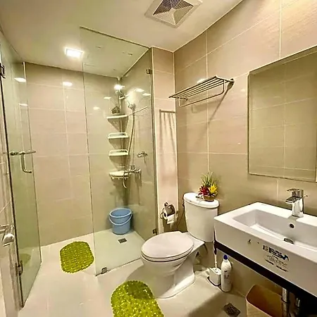 Luxury 1Br Unit With Pool At Venice Luxury Residences, Mckinley Hill, Taguig City