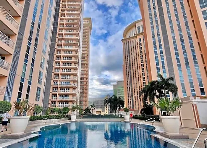 호텔 Luxury 1br Unit With Pool At Venice Luxury Residences, Mckinley Hill, Taguig 마닐라