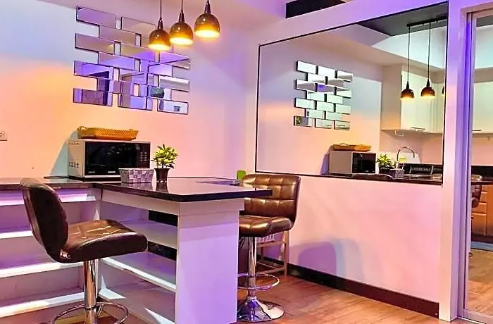 Luxury 1br Unit With Pool At Venice Luxury Residences, Mckinley Hill, Taguig 호텔 4*