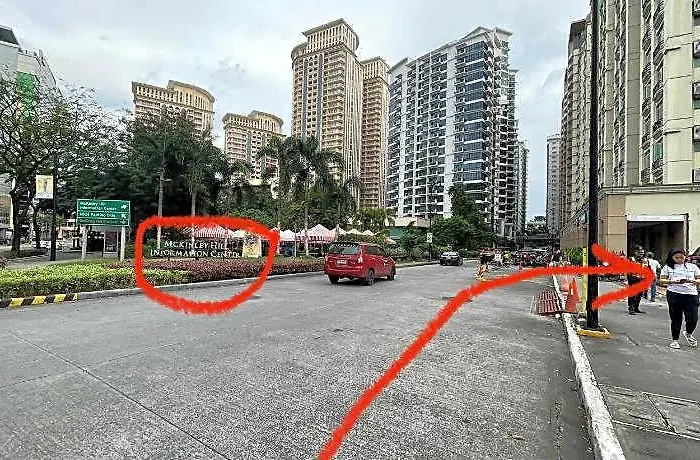호텔 Luxury 1br Unit With Pool At Venice Luxury Residences, Mckinley Hill, Taguig 4*